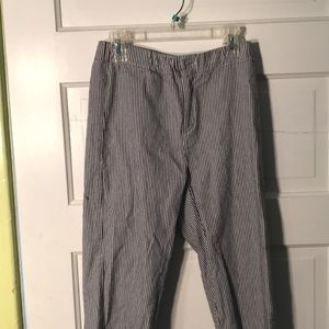 Adorable fitted Brady pants